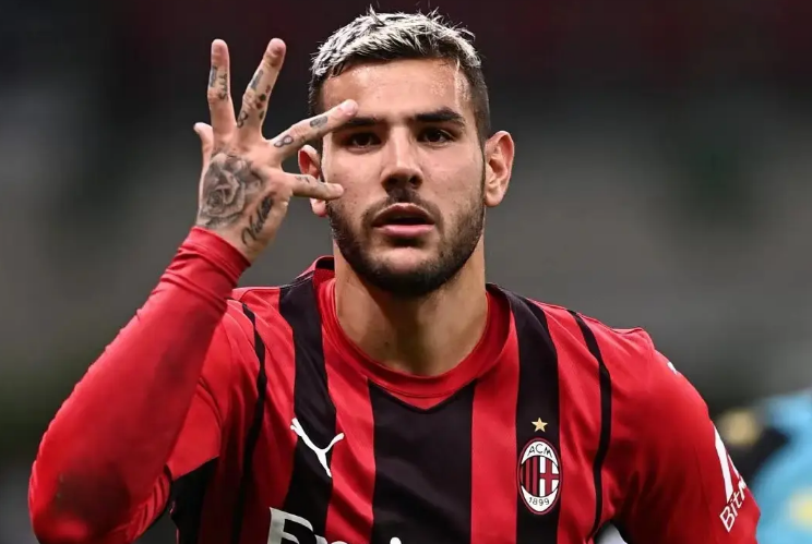 米体：特奥不满意米兰续约报价，利雅得新月有意邀其加盟