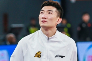 体育视频直播-王博：还不清楚孙铭徽崴脚的严重程度 后者将会去医院拍片检查