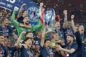 开云体育-伊布社媒祝贺老东家问鼎大耳朵杯：这里是巴黎！