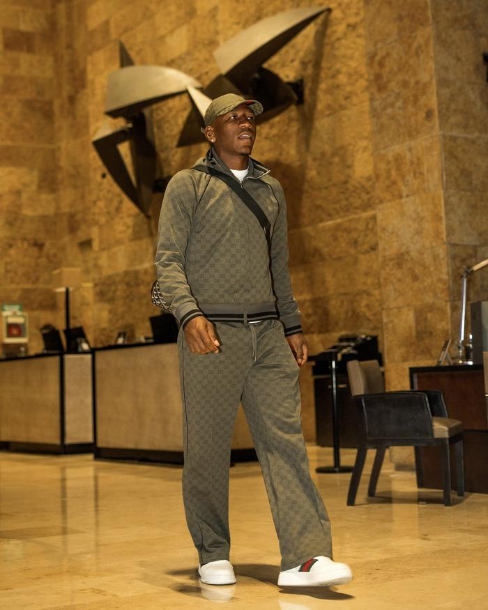 网页版登录入口-埃斯图皮尼安抵达厄瓜多尔国家队报到