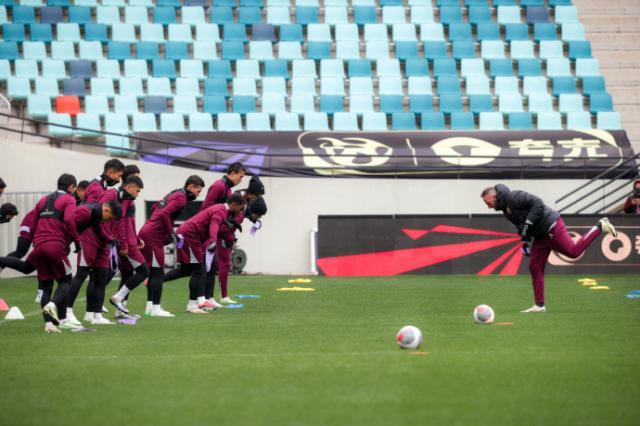 体育视频直播-2025超级杯前瞻：海港重在磨合 申花欲再冲冠